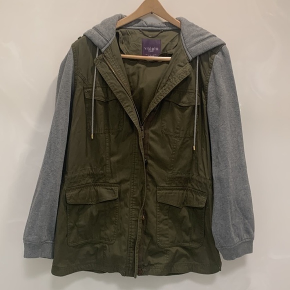 Casual Violeta Utility Jacket with Sweatshirt Sleeves and Hood